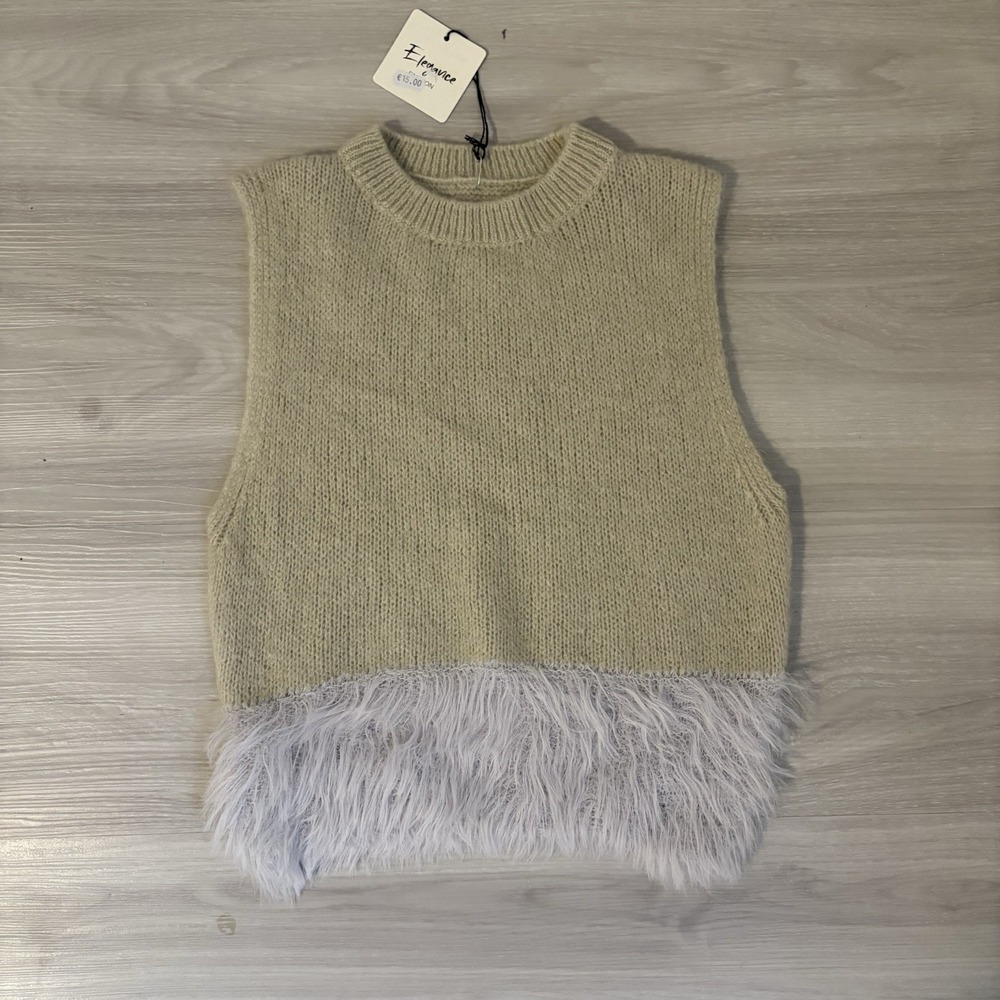 Elegance Knit Sweater Vest Women Faux Fur Trim Lavender Sleeveless Crew Neck NWT